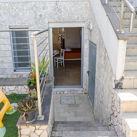 Oristano 5 Pers Appartamento Bagian luar foto